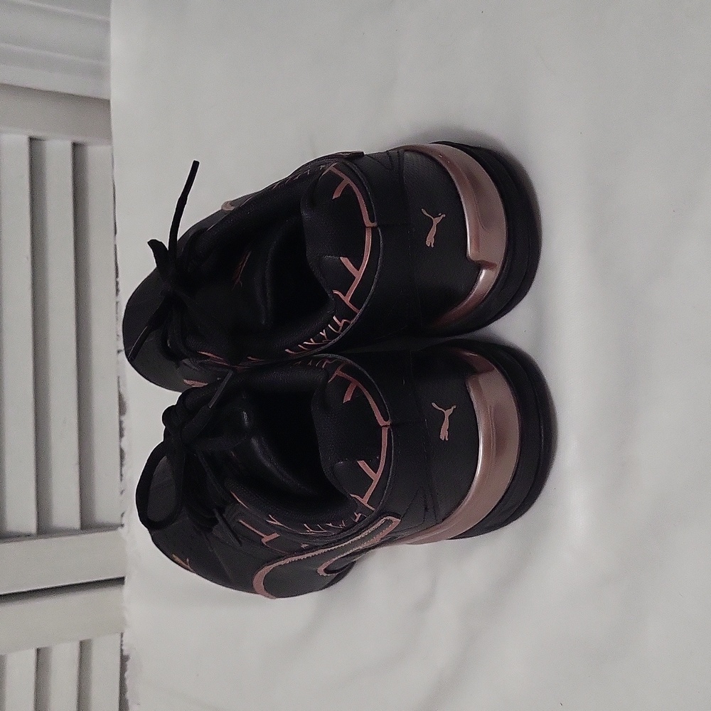 Puma womens sneakers size 6.5 black/mauve color. - Picture 3 of 5